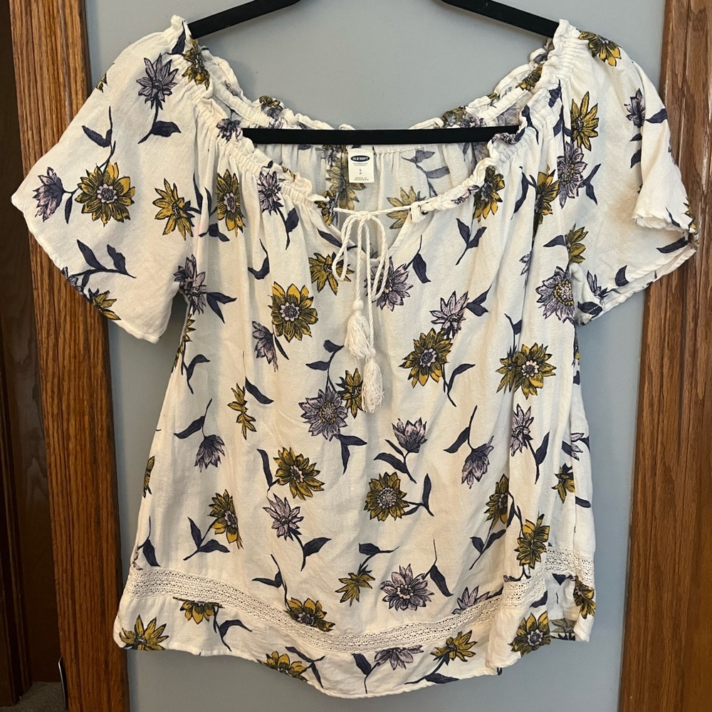 Old Navy Floral Shirt Size S